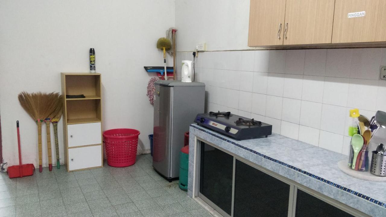 Homestay Budget Lenggong Kampong Ulu Jepai Kültér fotó